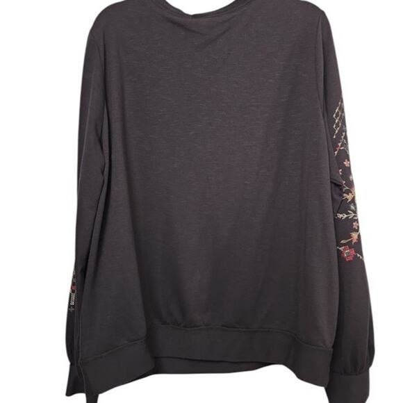 Knox Rose Dark Gray Sweater with Floral Embroidery - Picture 5 of 6